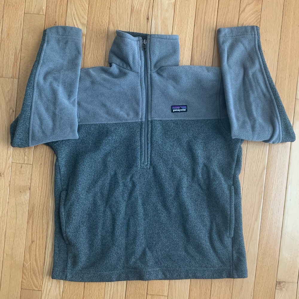 ❌SOLD❌Men’s XS Patagonia two toned zip up